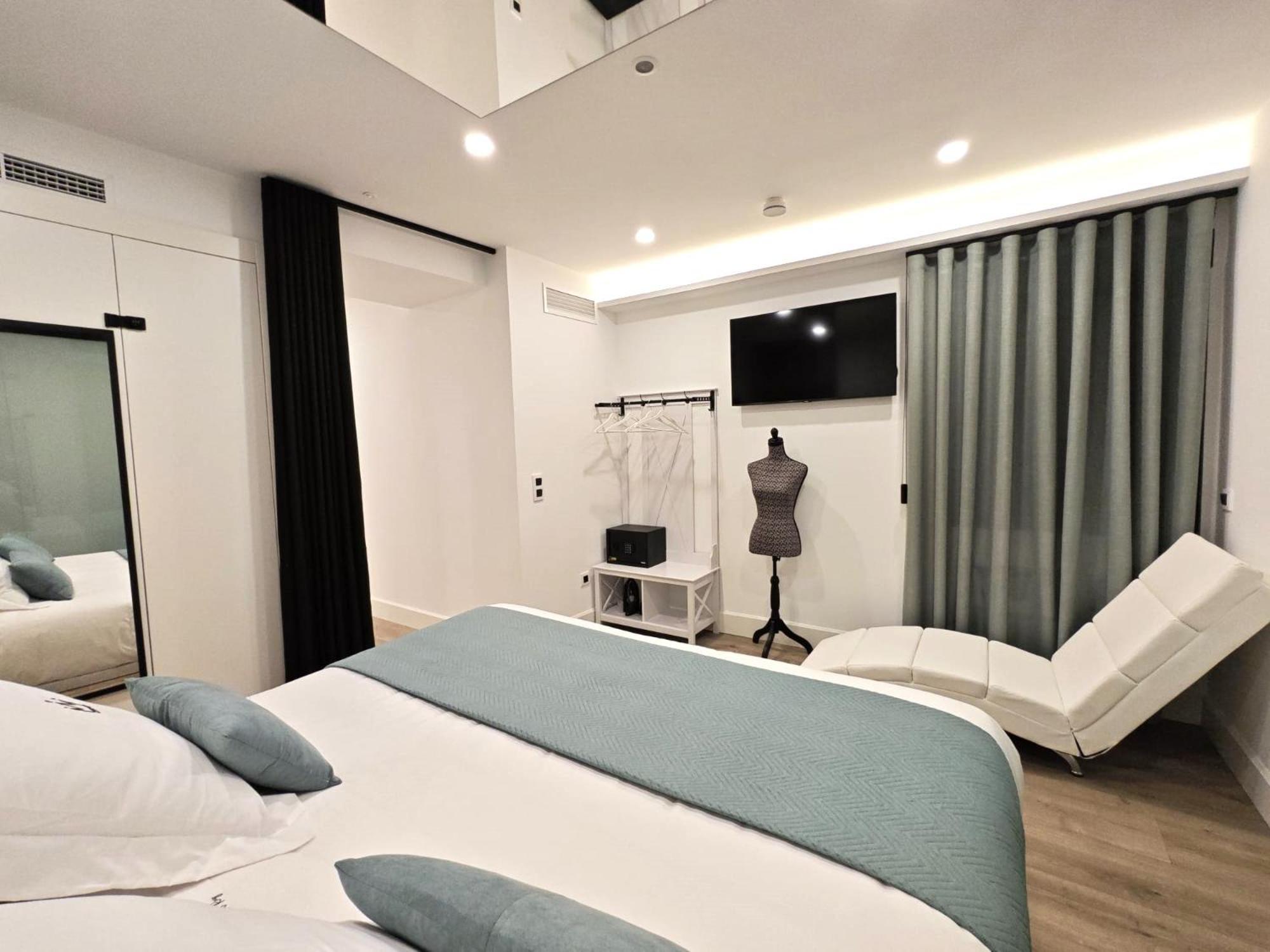 La Parada Del Rey - Luxury Suites Plasencia Exterior photo